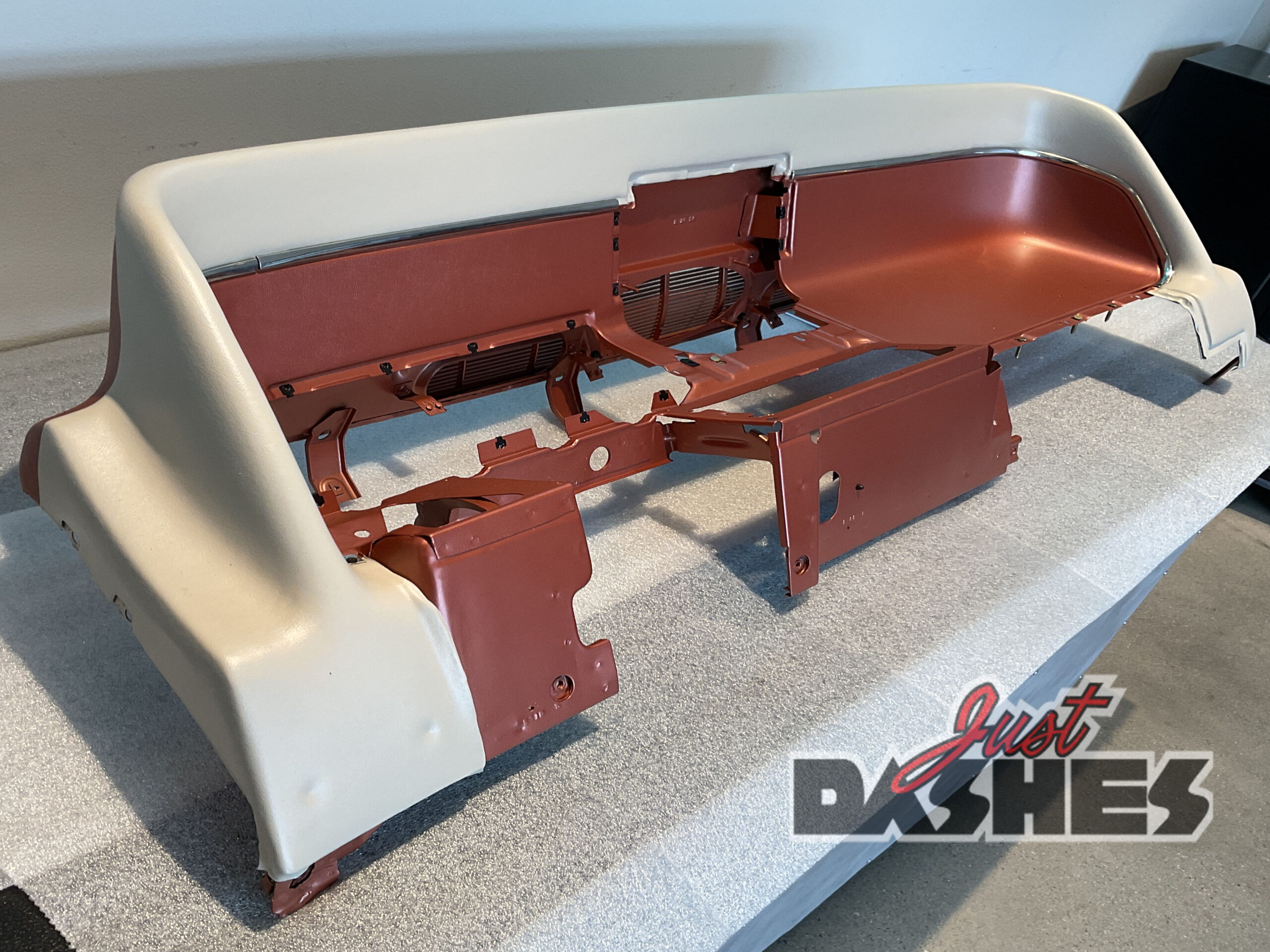 1965 Ford Thunderbird Two-Tone Dashboard Restoration
