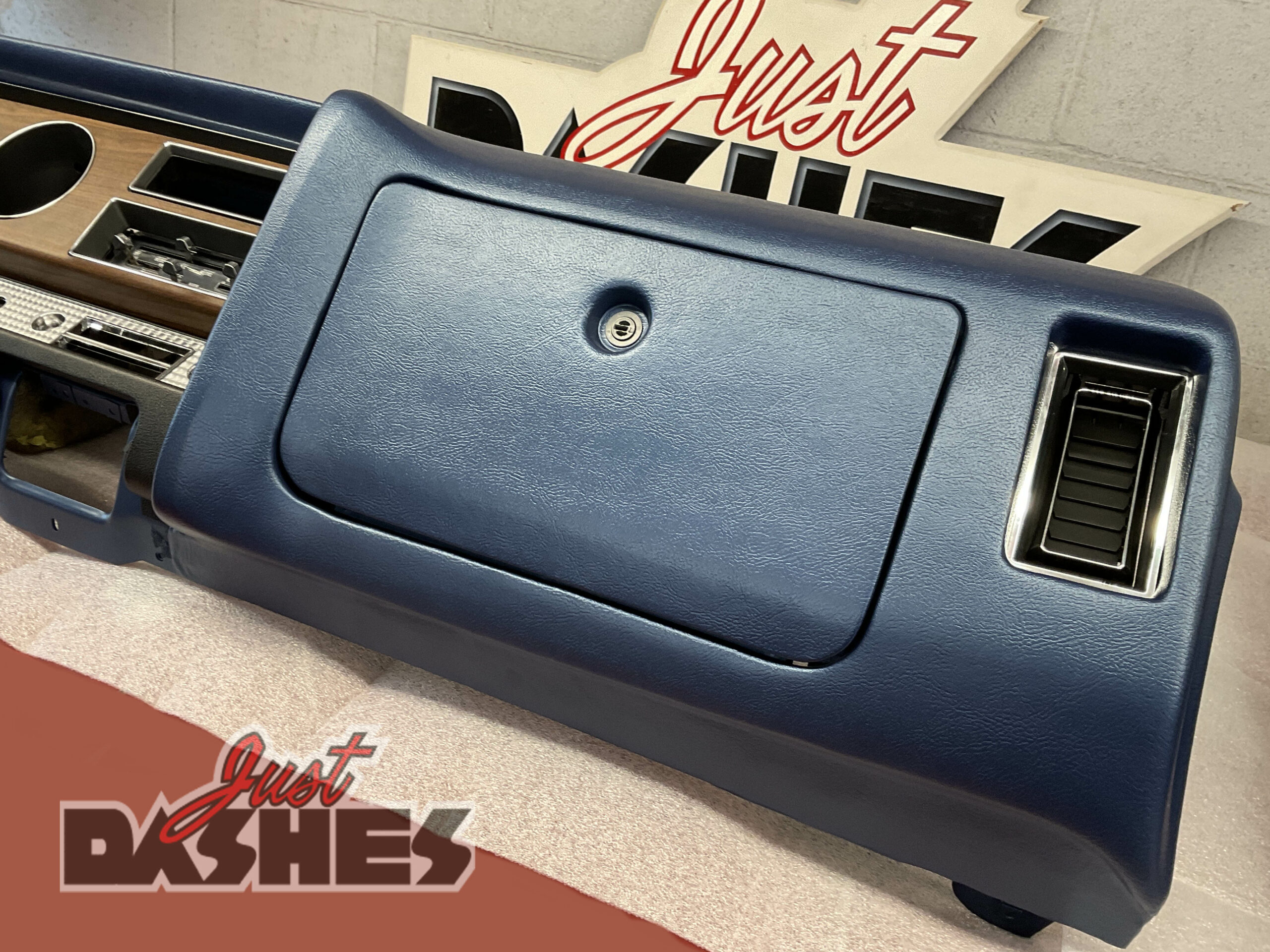 1970 Pontiac GTO Dashboard Restoration by Just Dashes